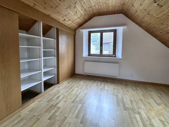 Zimmer mit Einbauschrank